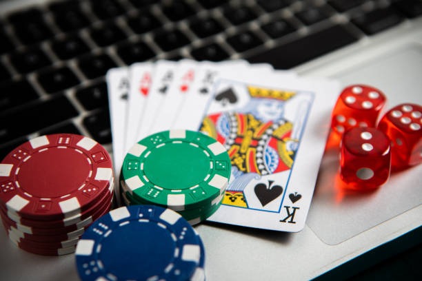 Antarmuka permainan Relax Gaming di qqvip303 menampilkan gulungan slot dan saldo pemain